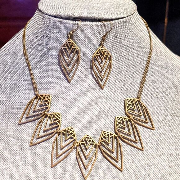 Metallic bronze multi pointed w/diamond top shaped statement necklace w/earrings - Picture 1 of 11